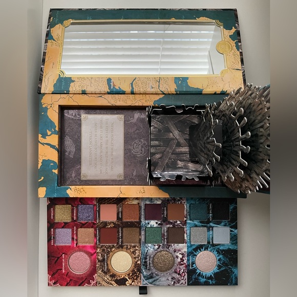 Urban decay game of thrones brand new in box discontinued palette - Picture 3 of 8